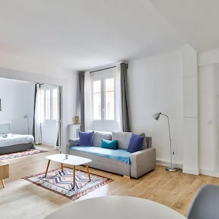 Renovated Modern 1 Bedroom Porte Maillot * Paryż